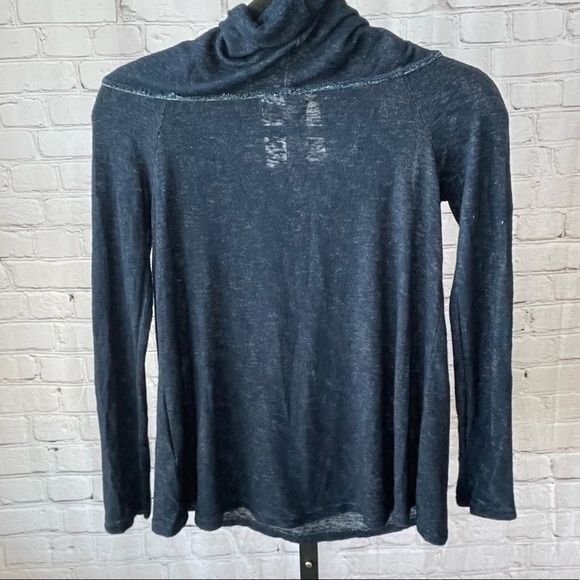 Velvet by Graham Spencer Cowl Neck Blue Knit Top Size Small - Picture 2 of 4